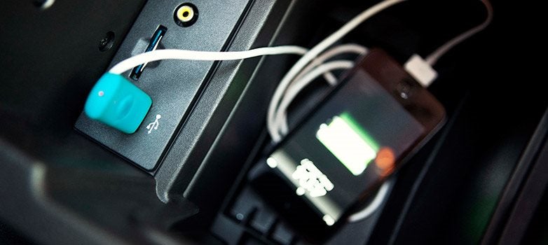 Ford to Offer Apple CarPlay and Android Auto in all 2017 Vehicles Vehicle USB port charging cell phone